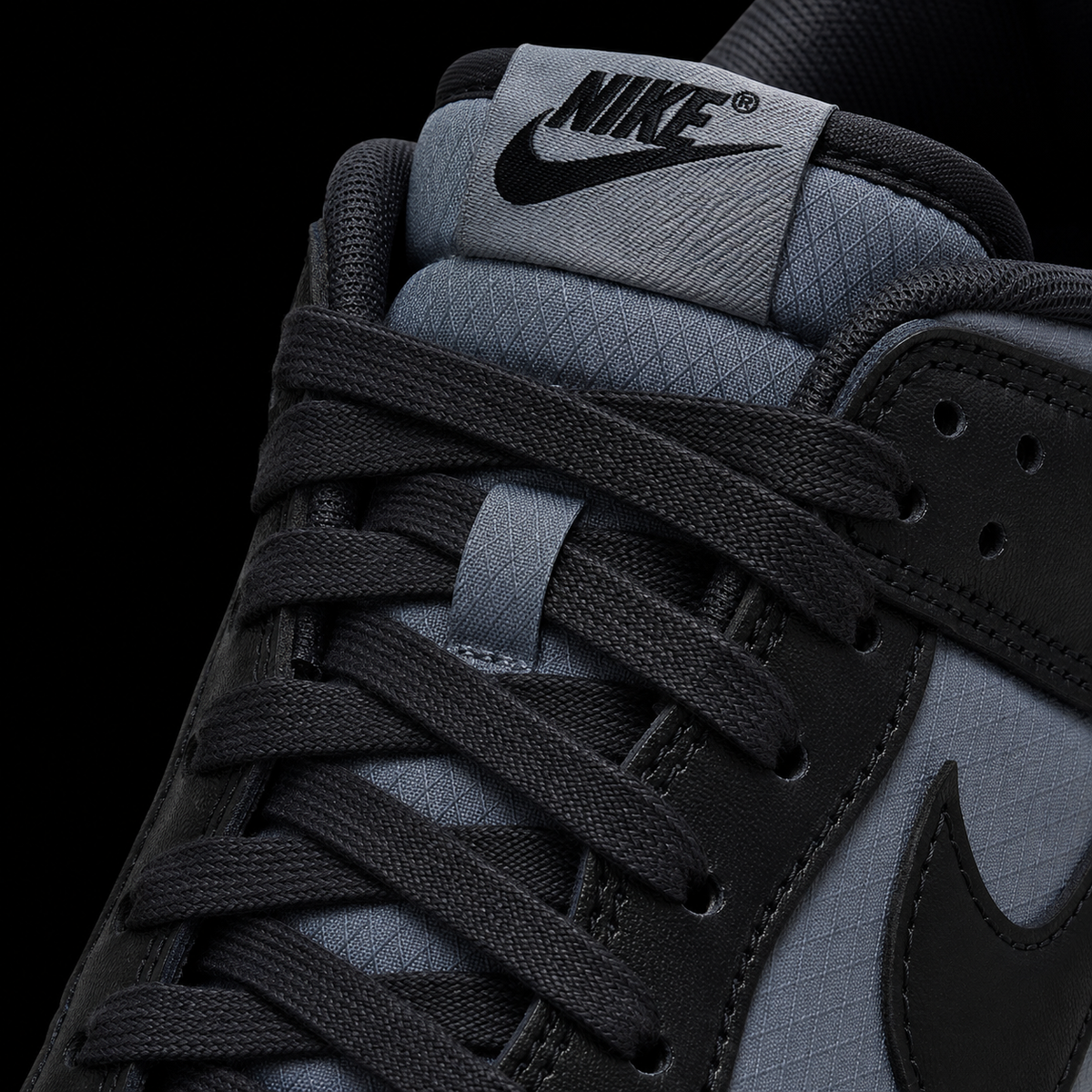 Nike Dunk Low Off-Noir Smoke Grey, detalle de agujetas — Crazy!Duck Hype