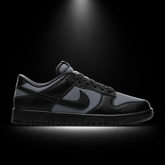 Nike Dunk Low Off-Noir Smoke Grey, vista lateral — Crazy!Duck Hype