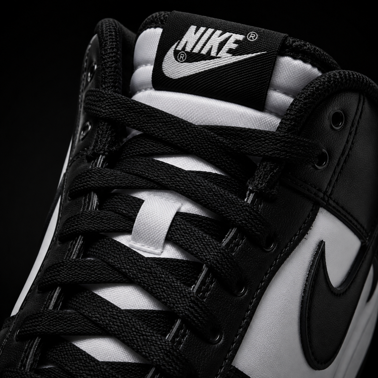 Nike Dunk Low Panda, detalle de agujetas — Crazy!Duck Hype