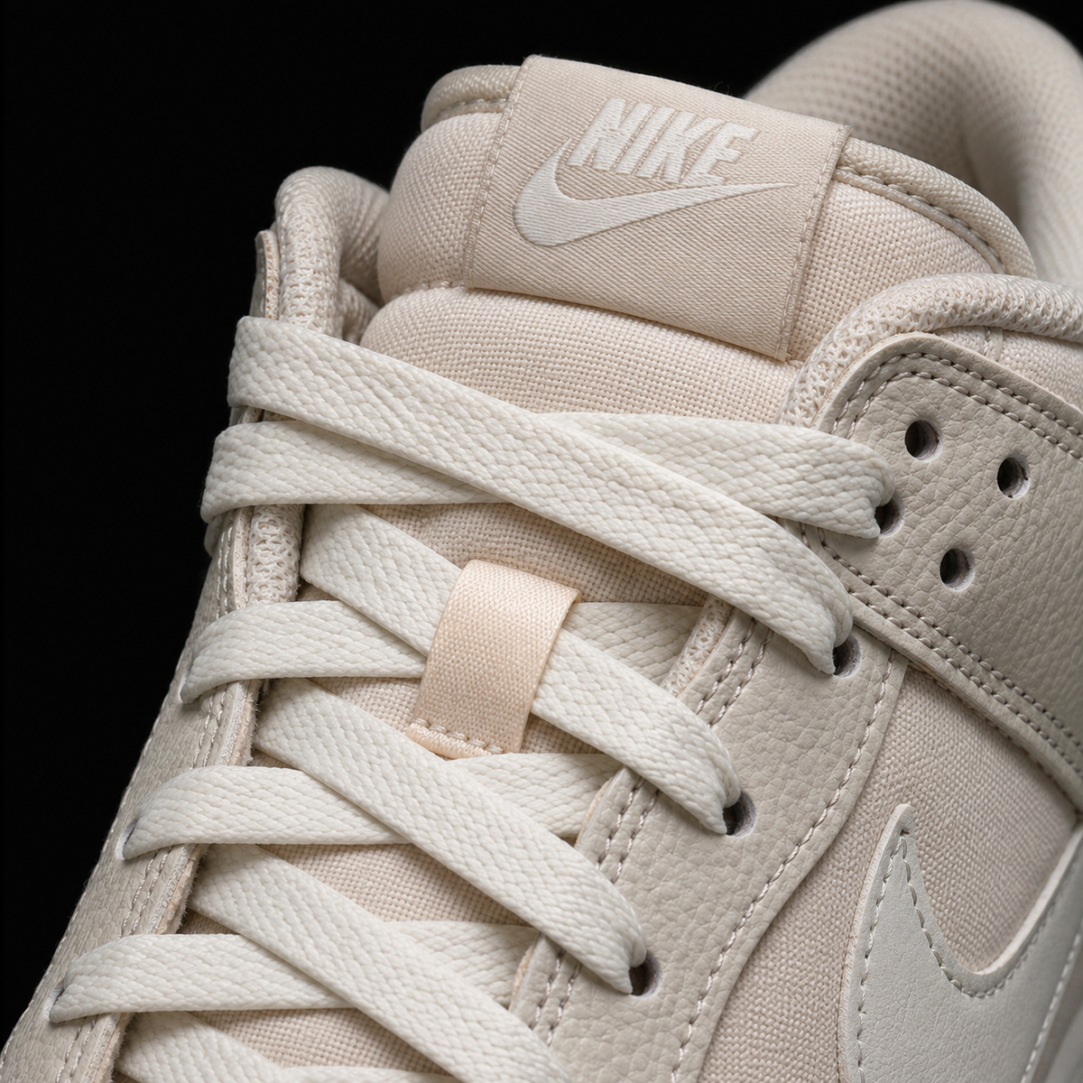 Nike Dunk Mid Light Orewood Brown, detalle de agujetas — Crazy!Duck Hype