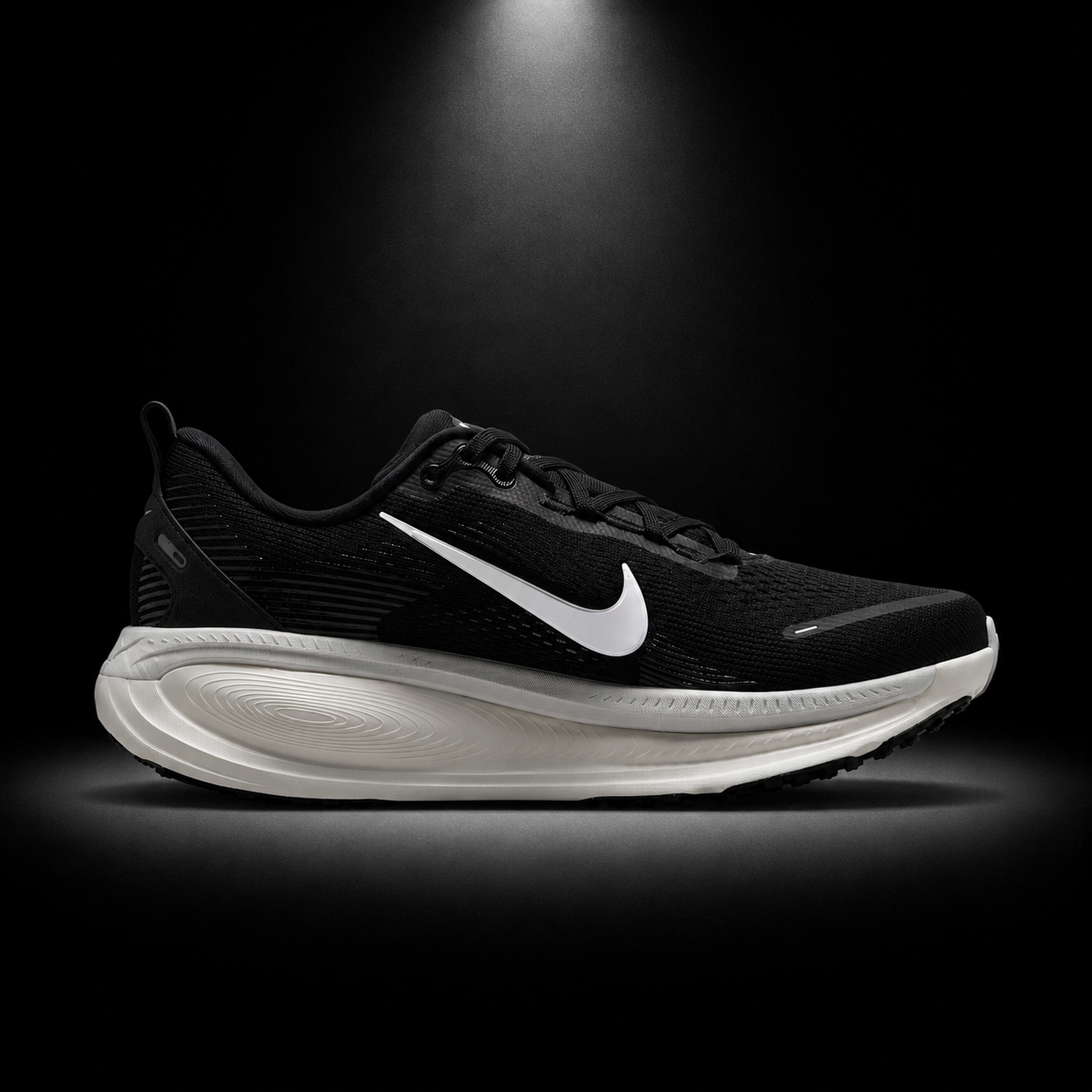 Nike Vomero 18 Black Summit White, vista lateral — Crazy!Duck Hype
