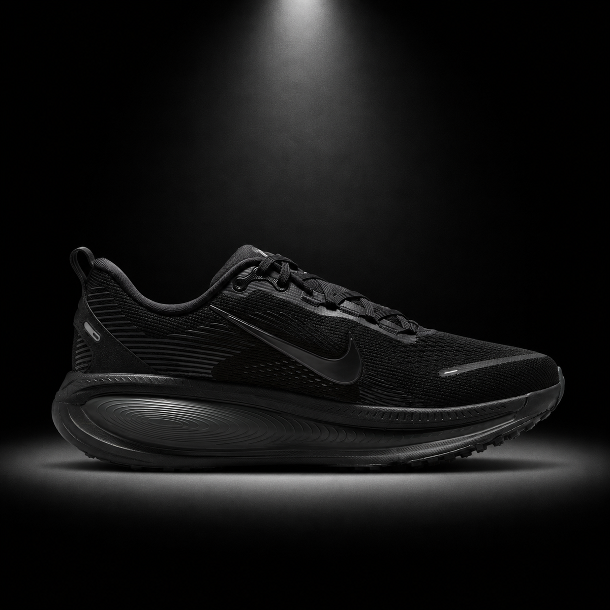 Nike Vomero 18 Dark Smoke Black, vista lateral — Crazy!Duck Hype