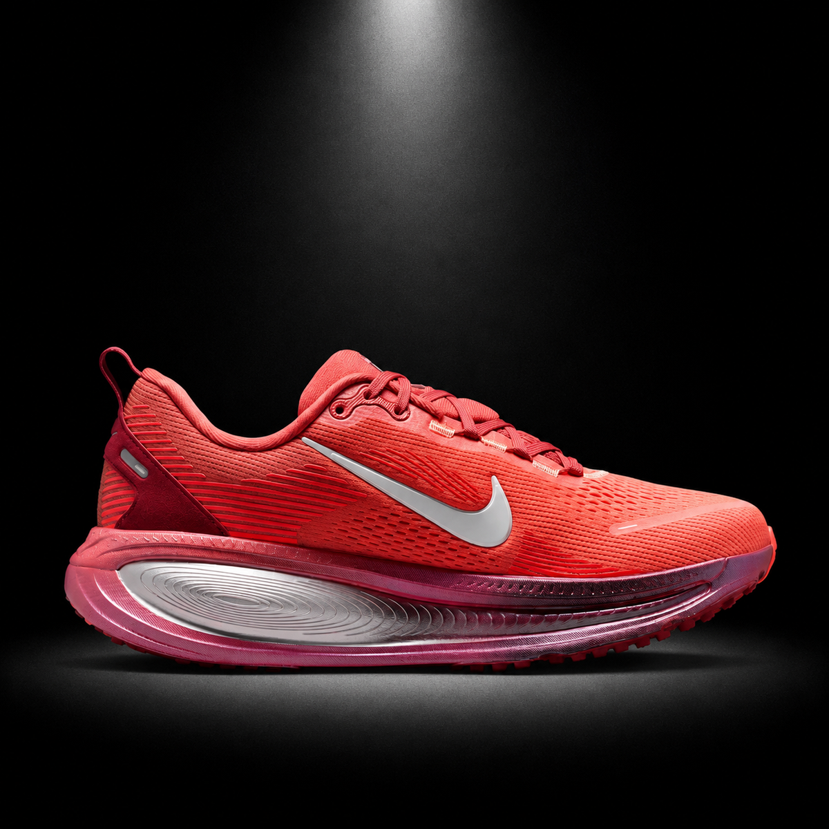 Nike Vomero 18 Redwood Barely, vista lateral — Crazy!Duck Hype