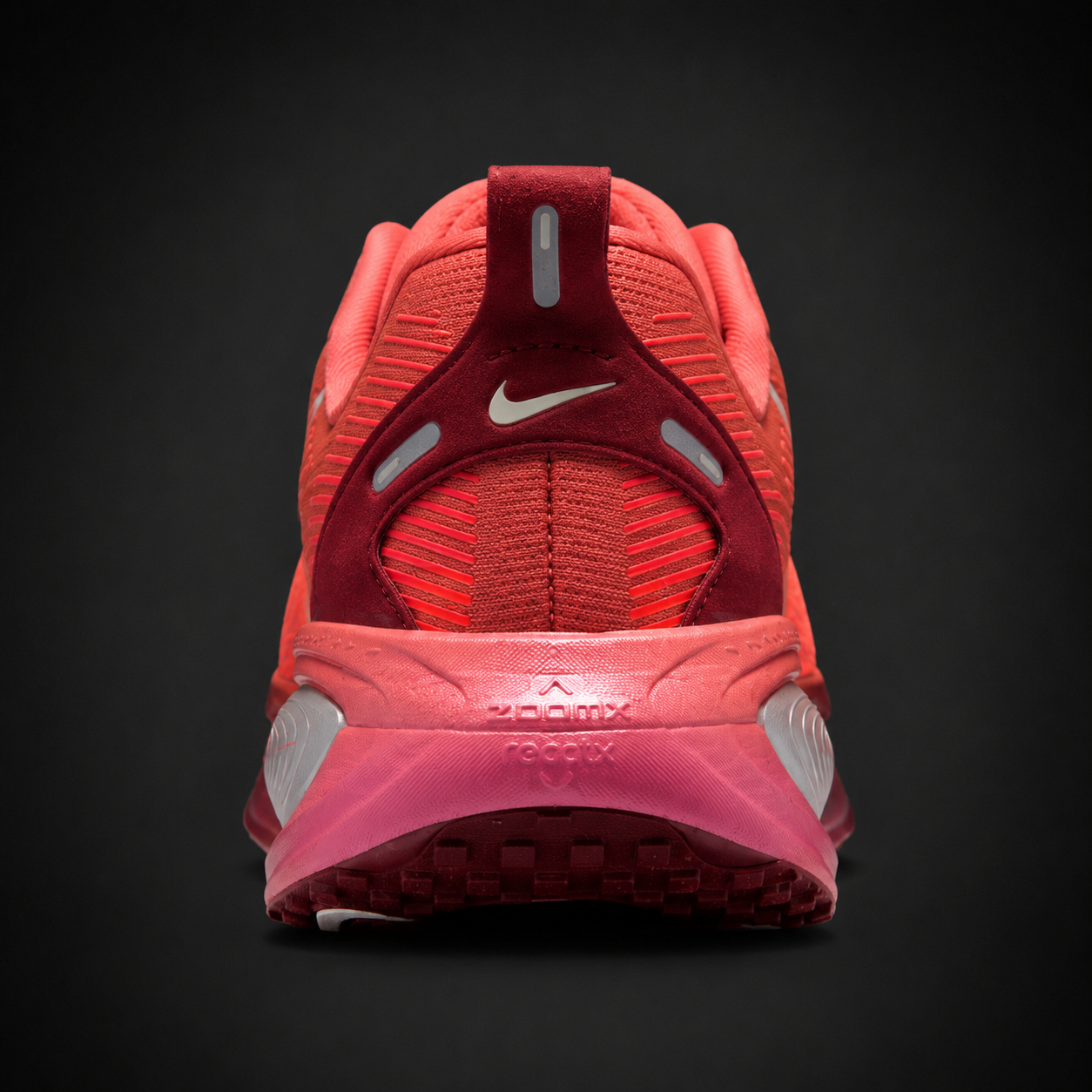 Nike Vomero 18 Redwood Barely, vista trasera — Crazy!Duck Hype