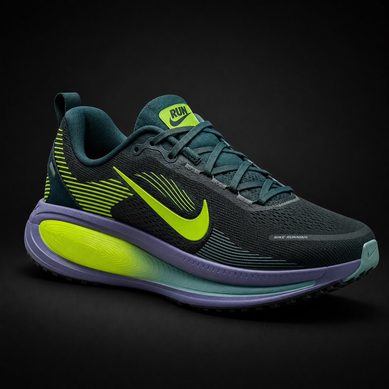 Nike Vomero 18 Seaweed Cannon Volt, vista frontal — Crazy!Duck Hype