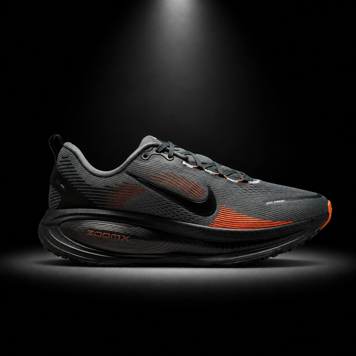 Nike Vomero 18 Smoke Grey Black, vista lateral — Crazy!Duck Hype