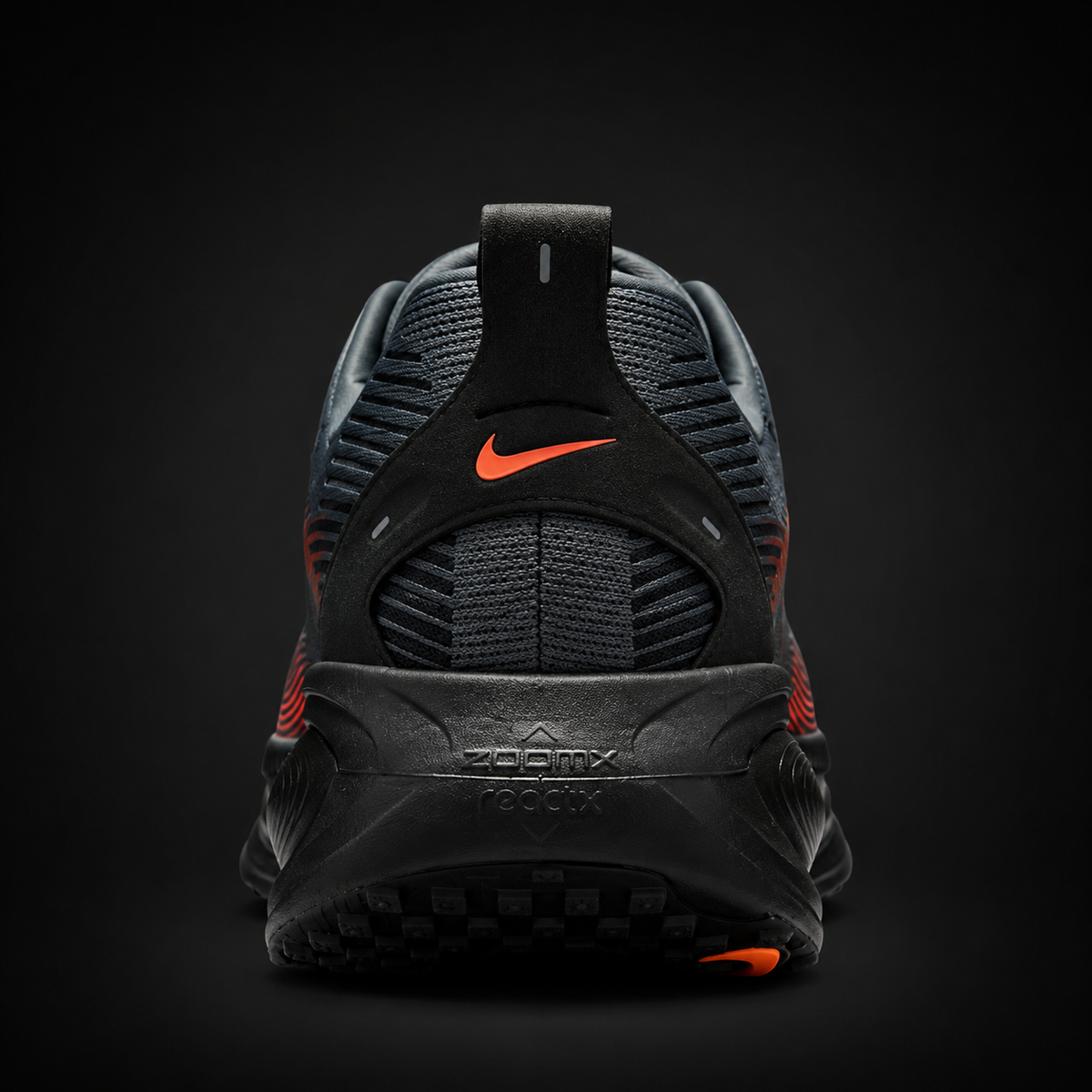 Nike Vomero 18 Smoke Grey Black, vista trasera — Crazy!Duck Hype