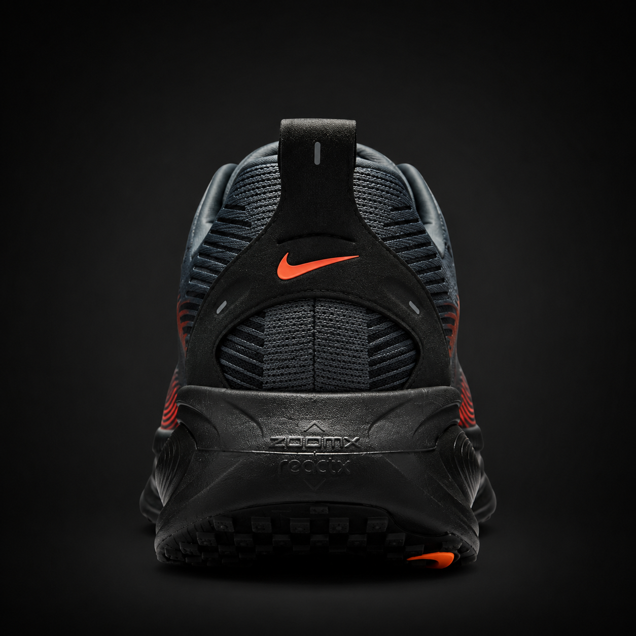 Nike Vomero 18 Smoke Grey Black, vista trasera — Crazy!Duck Hype