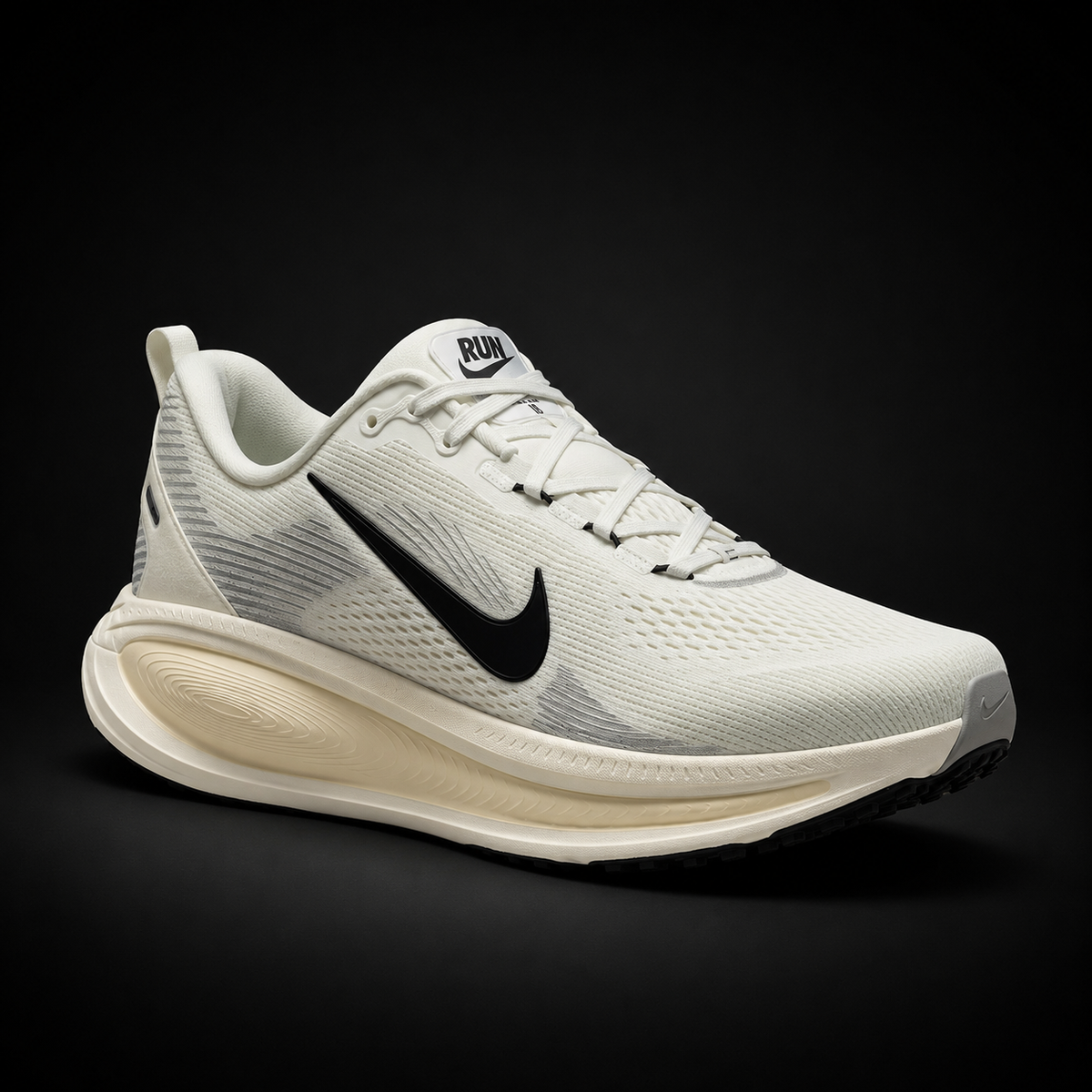 Nike Vomero 18 White Summit Black, vista frontal — Crazy!Duck Hype
