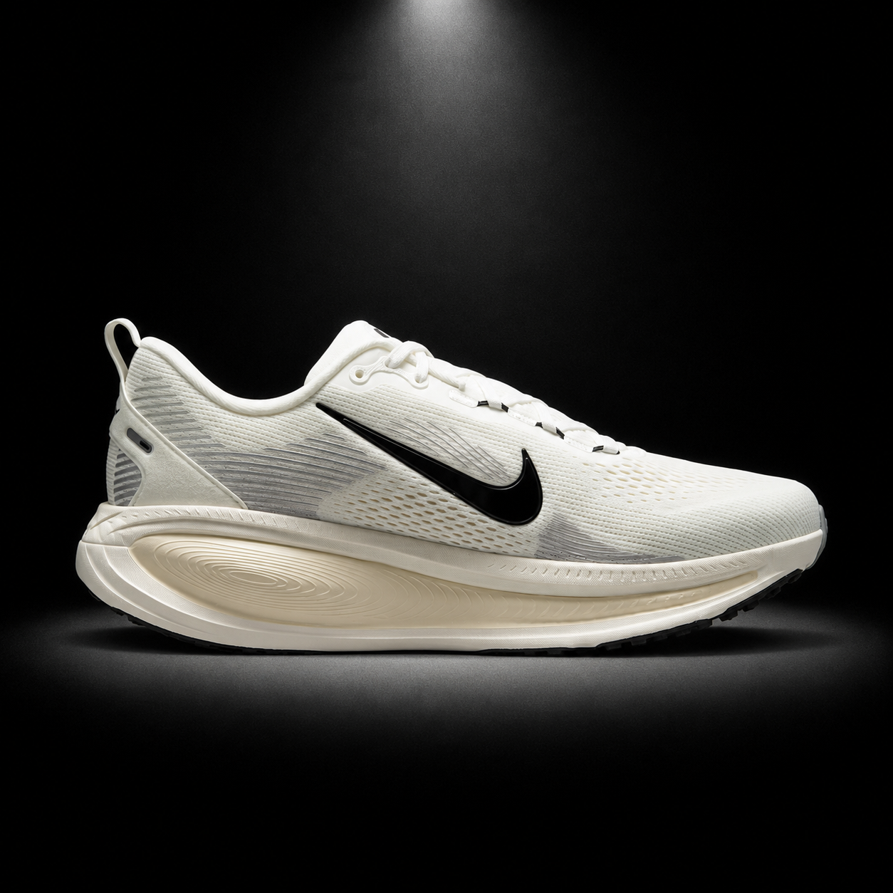 Nike Vomero 18 White Summit Black, vista lateral — Crazy!Duck Hype