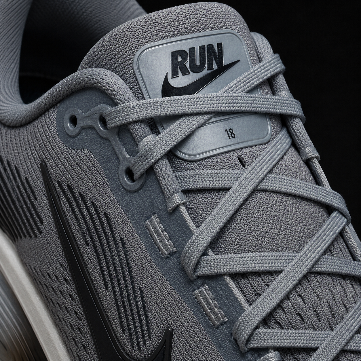 Nike Vomero 18 White Wolf Grey, detalle de agujetas — Crazy!Duck Hype