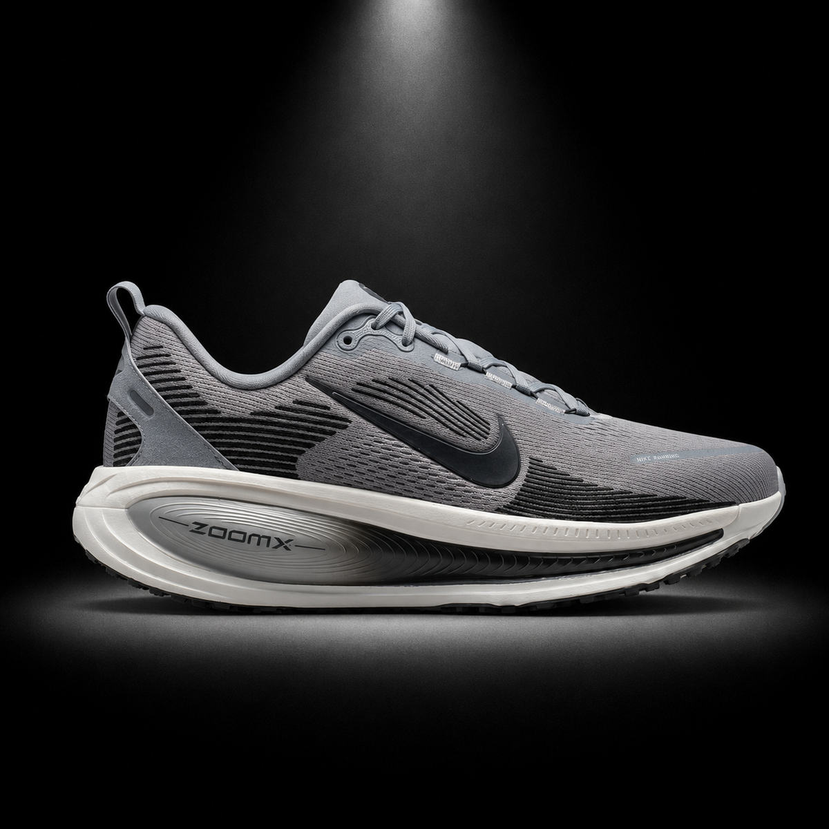 Nike Vomero 18 White Wolf Grey, vista lateral — Crazy!Duck Hype