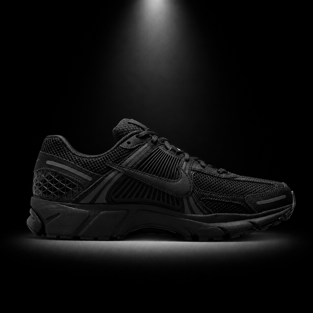 Nike Vomero 5 Black Black, vista lateral — Crazy!Duck Hype