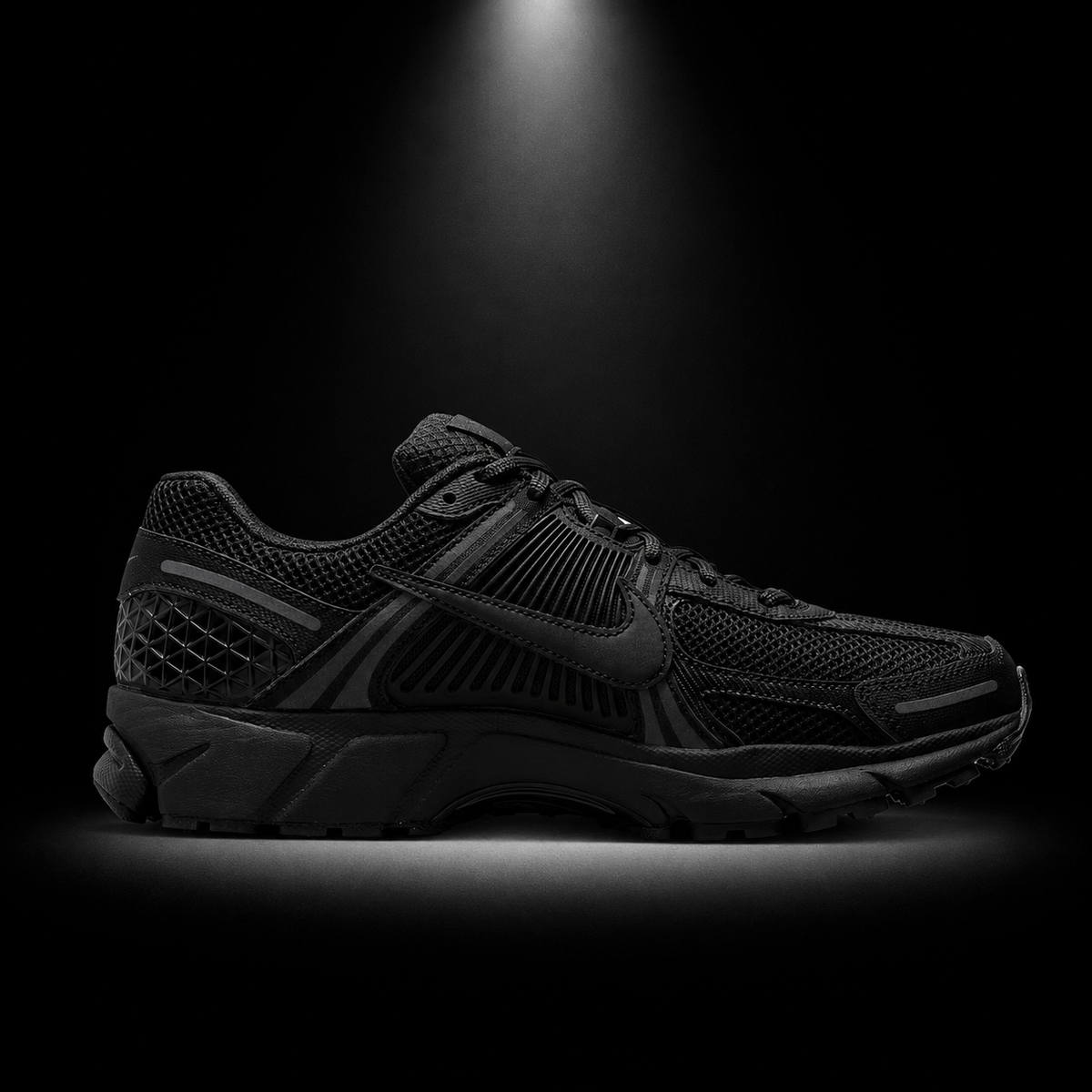 Nike Vomero 5 Black Black, vista lateral — Crazy!Duck Hype