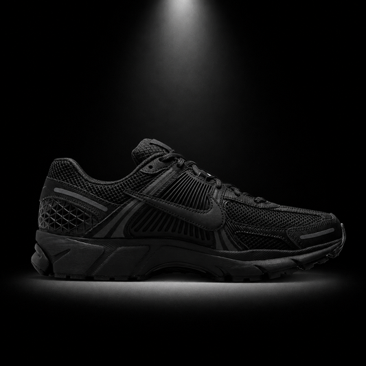 Nike Vomero 5 Black Black, vista lateral — Crazy!Duck Hype