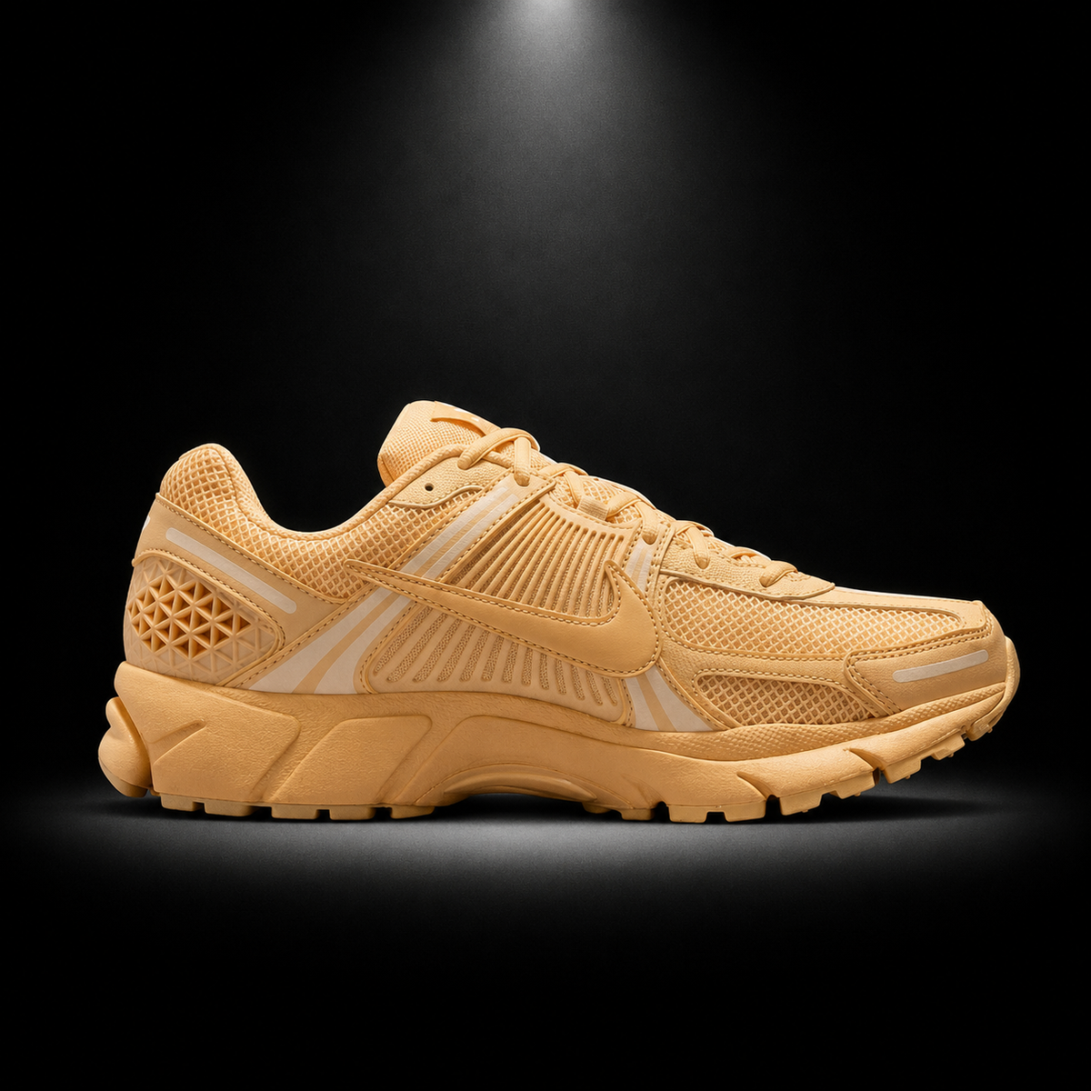 Nike Vomero 5 Gold Celestial, vista lateral — Crazy!Duck Hype