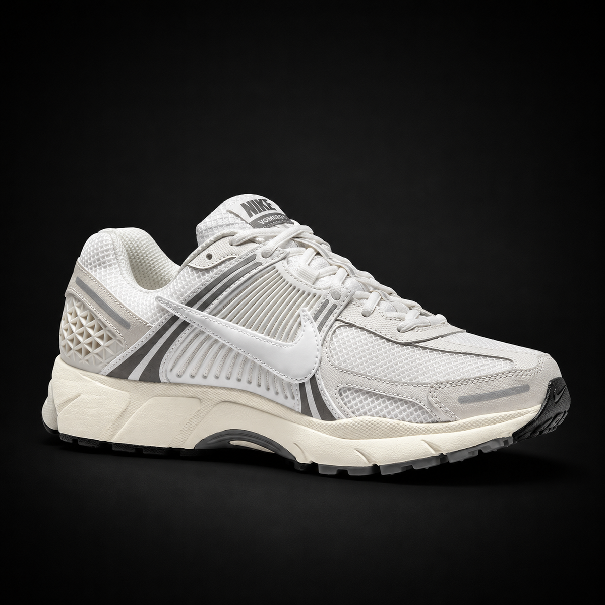 Nike Vomero 5 Grey Grey Beige, vista frontal — Crazy!Duck Hype