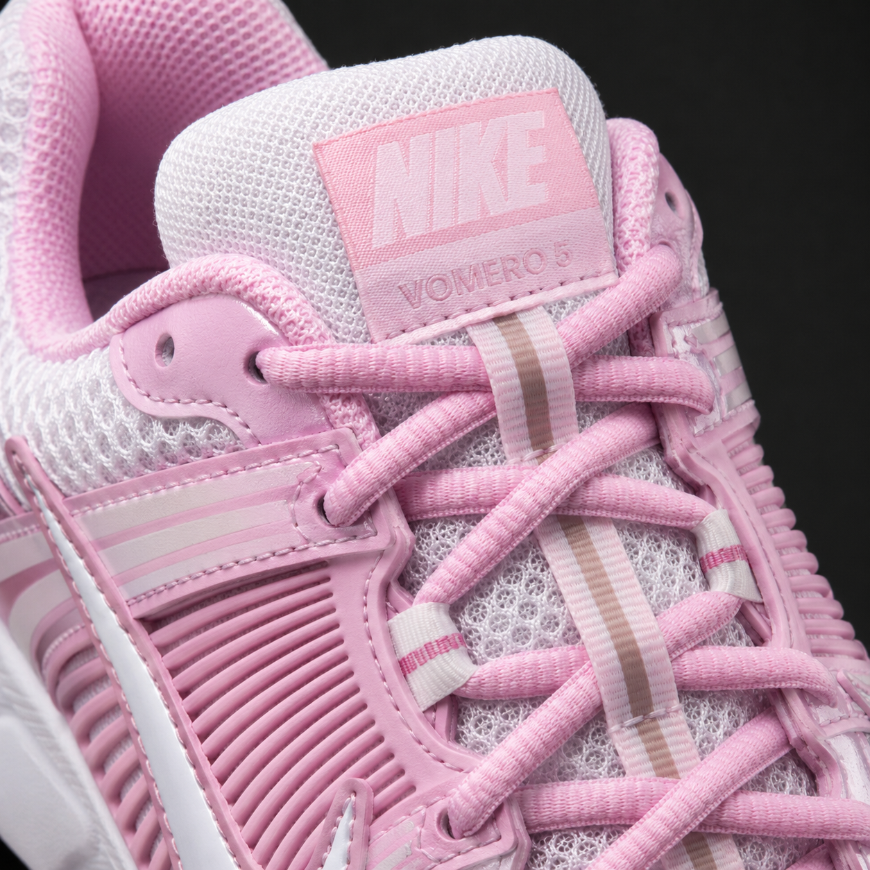 Nike Vomero 5 White Pink, detalle de agujetas — Crazy!Duck Hype