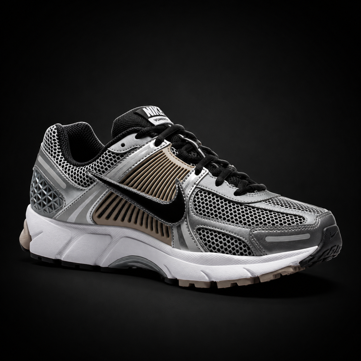 Nike Vomero 5 Wolf Metallic Silver, vista frontal — Crazy!Duck Hype