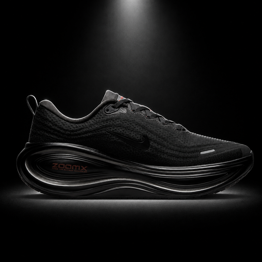 Nike Vomero Plus Black Bright Crimson, vista lateral — Crazy!Duck Hype