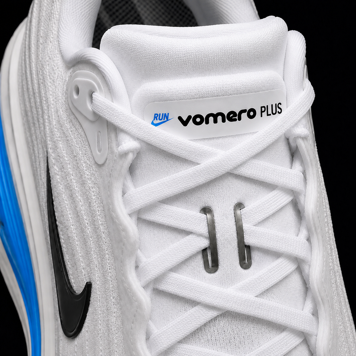 Nike Vomero Plus Black White Grey, detalle de agujetas — Crazy!Duck Hype