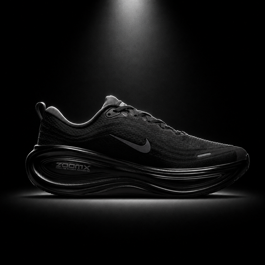 Nike Vomero Plus Dark Smoke Grey, vista lateral — Crazy!Duck Hype