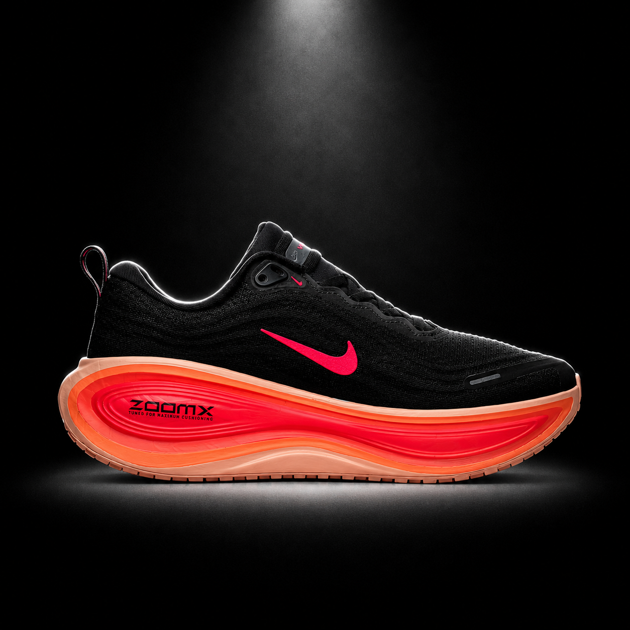 Nike Vomero Plus Red Black, vista lateral — Crazy!Duck Hype