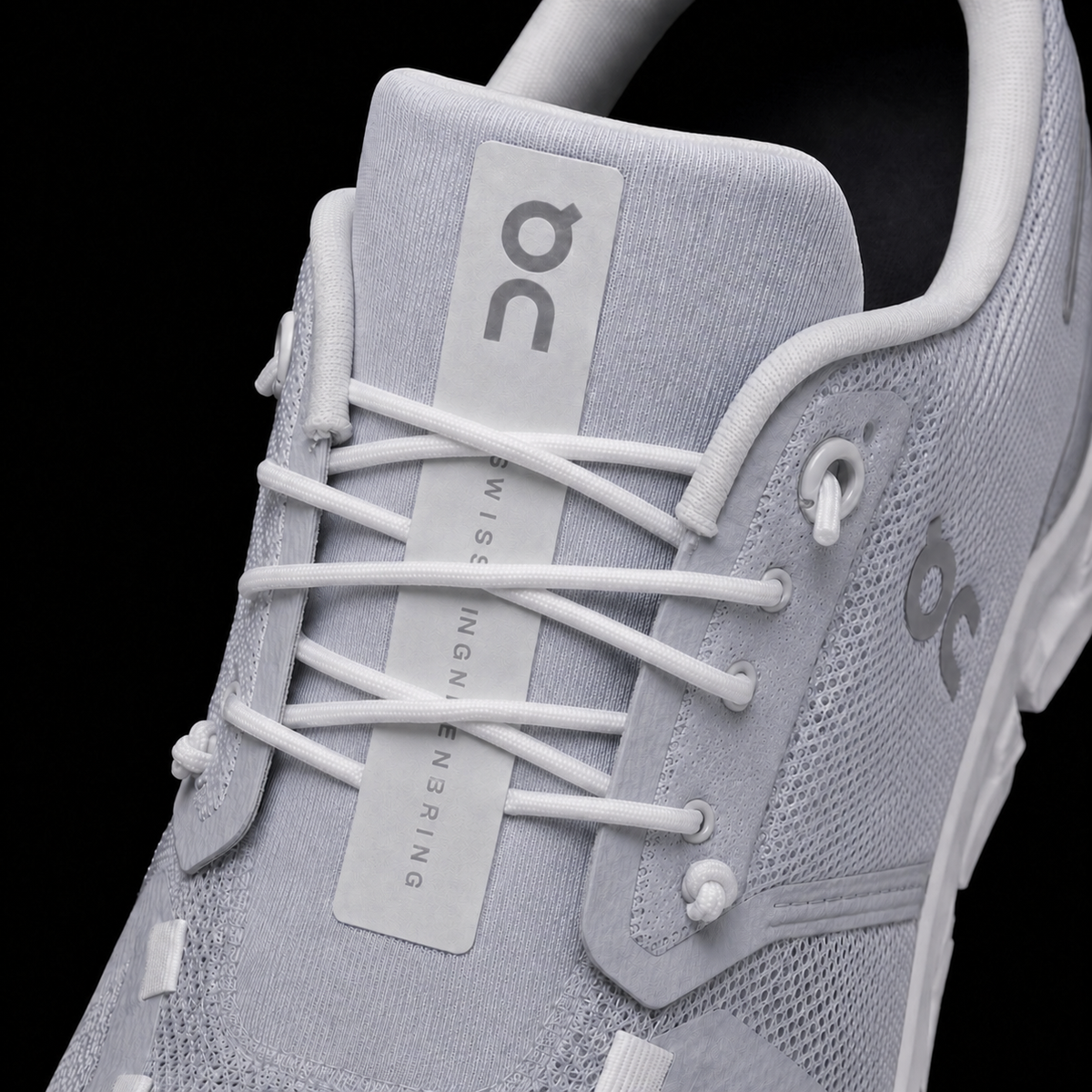 On Cloud 6 Glacier White, detalle de agujetas — Crazy!Duck Hype