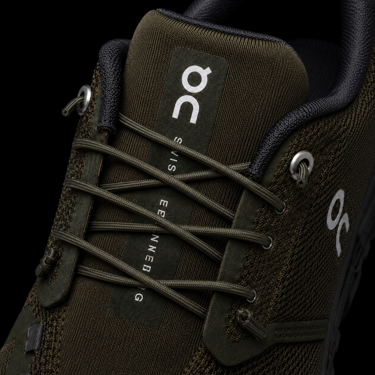 On Cloud 6 Olive Eclipse, detalle de agujetas — Crazy!Duck Hype