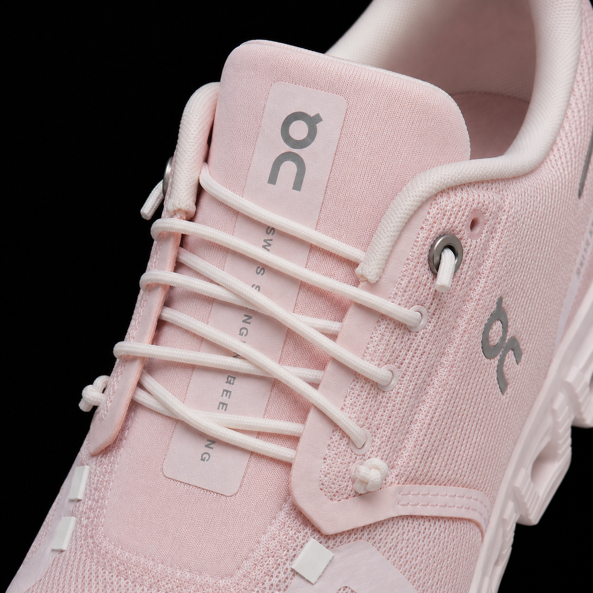 On Cloud 6 Salt Gardenia, detalle de agujetas — Crazy!Duck Hype