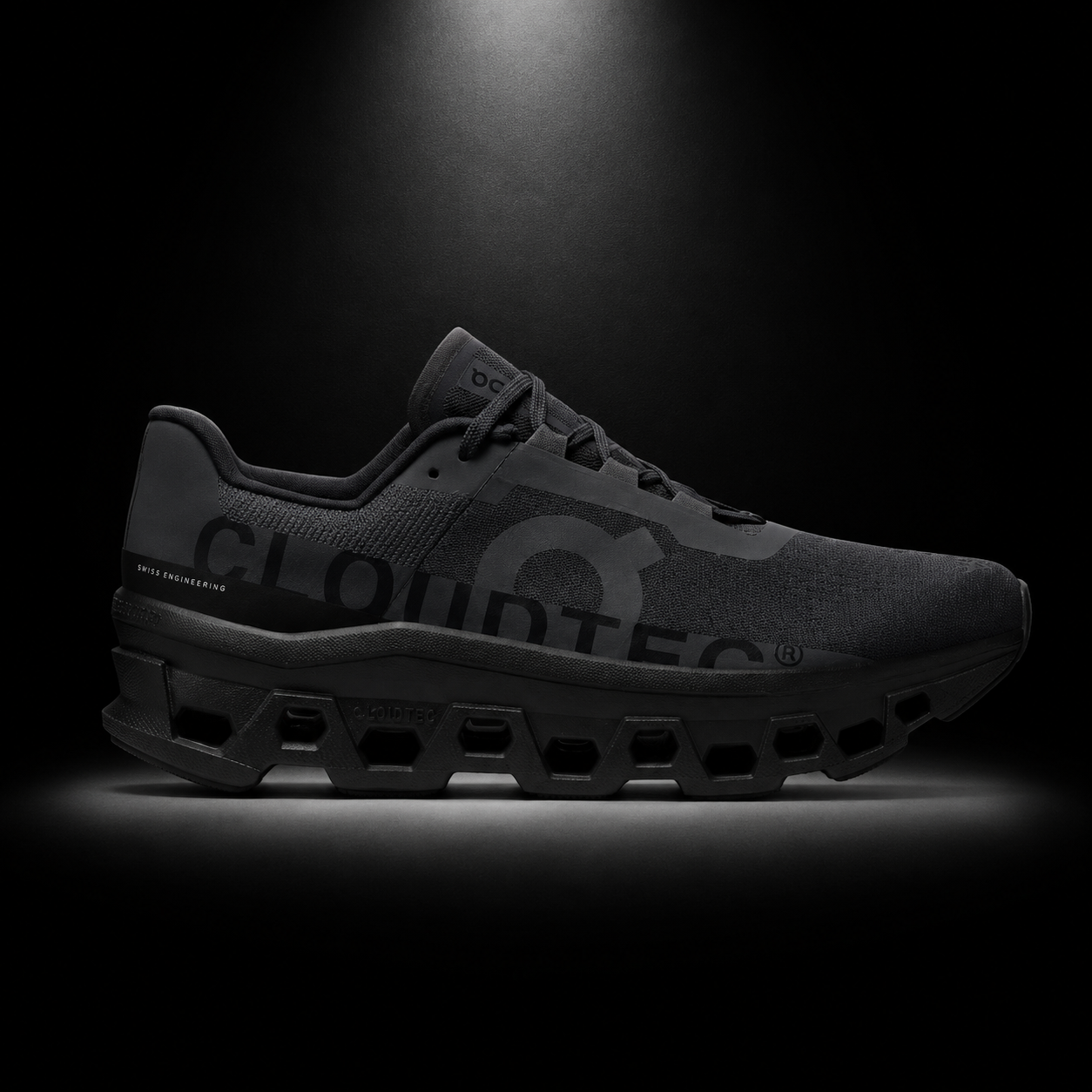On Cloudmonster Black, vista lateral — Crazy!Duck Hype