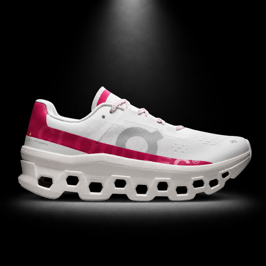 On Cloudmonster Ivory/Grenadine, vista lateral — Crazy!Duck Hype