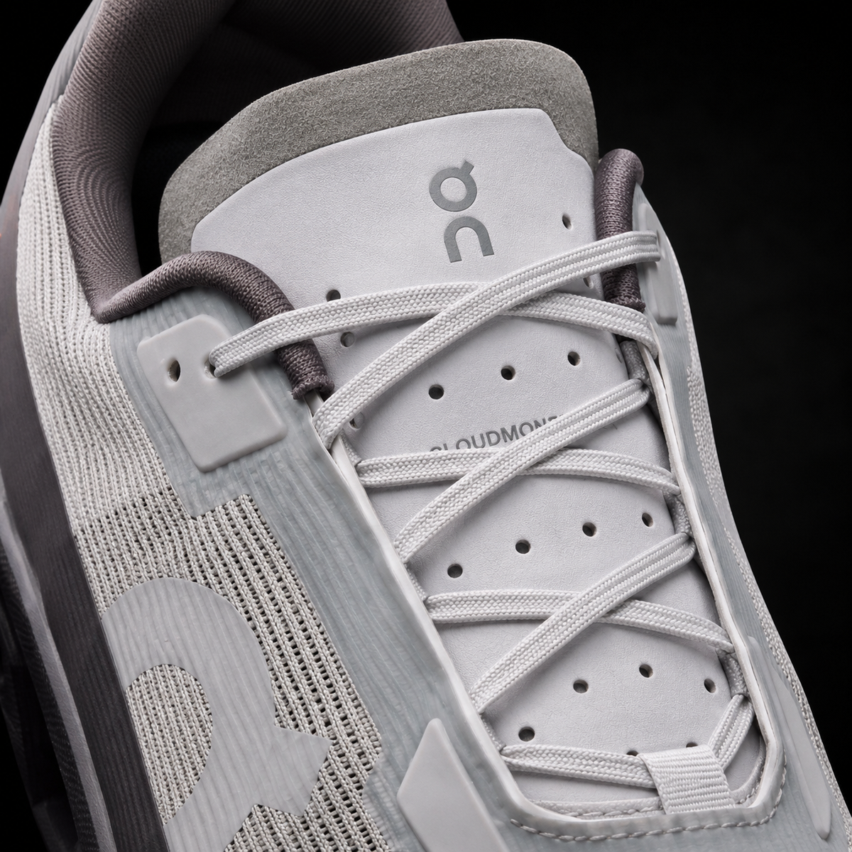 On Cloudmonster Void Alloy/Black, detalle de agujetas — Crazy!Duck Hype