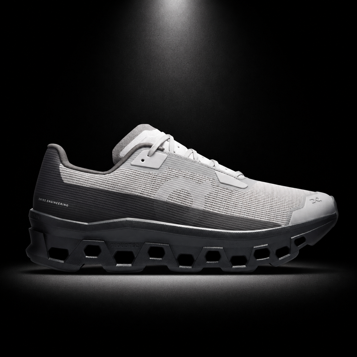 On Cloudmonster Void Alloy/Black, vista lateral — Crazy!Duck Hype