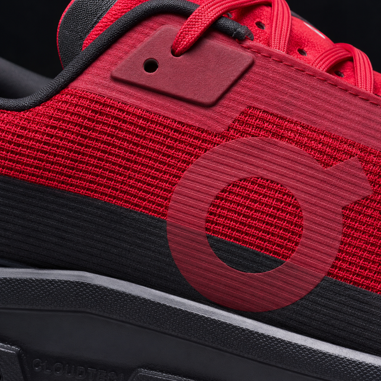 On Cloudmonster Void Tundra/Black, detalle de logo y material — Crazy!Duck Hype