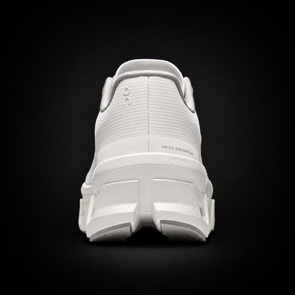 On Cloudmonster Void White/White, vista trasera — Crazy!Duck Hype