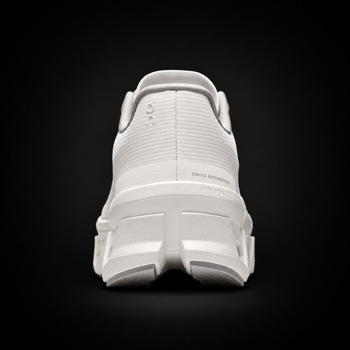 On Cloudmonster Void White/White, vista trasera — Crazy!Duck Hype