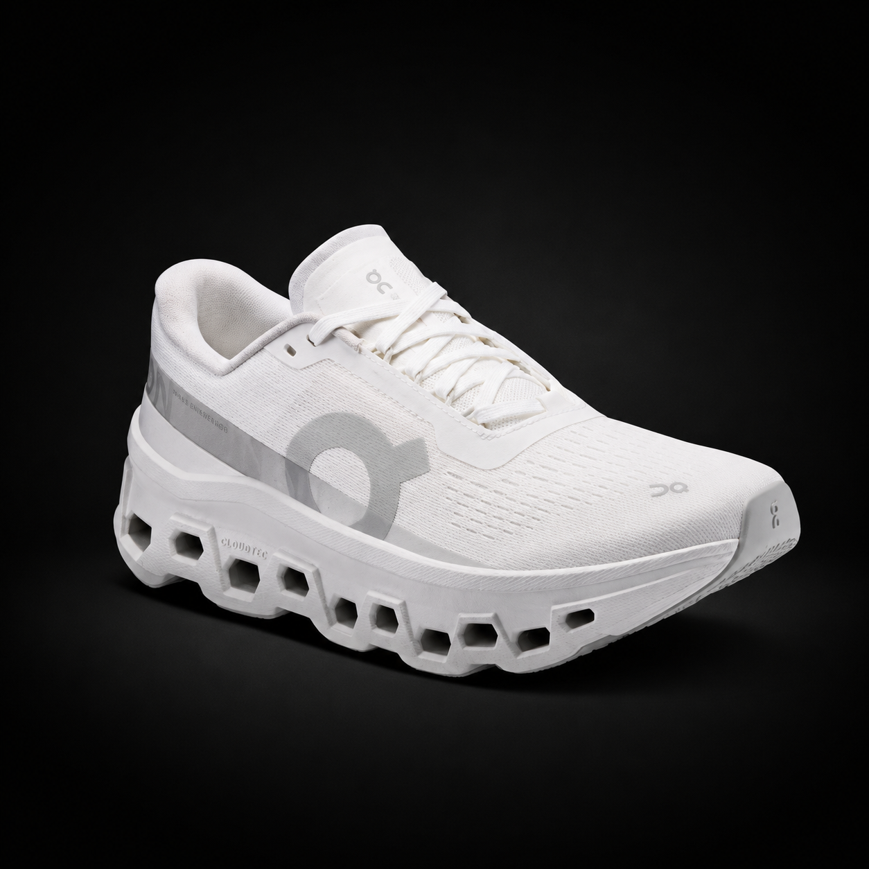 On Cloudmonster White/White, vista frontal — Crazy!Duck Hype