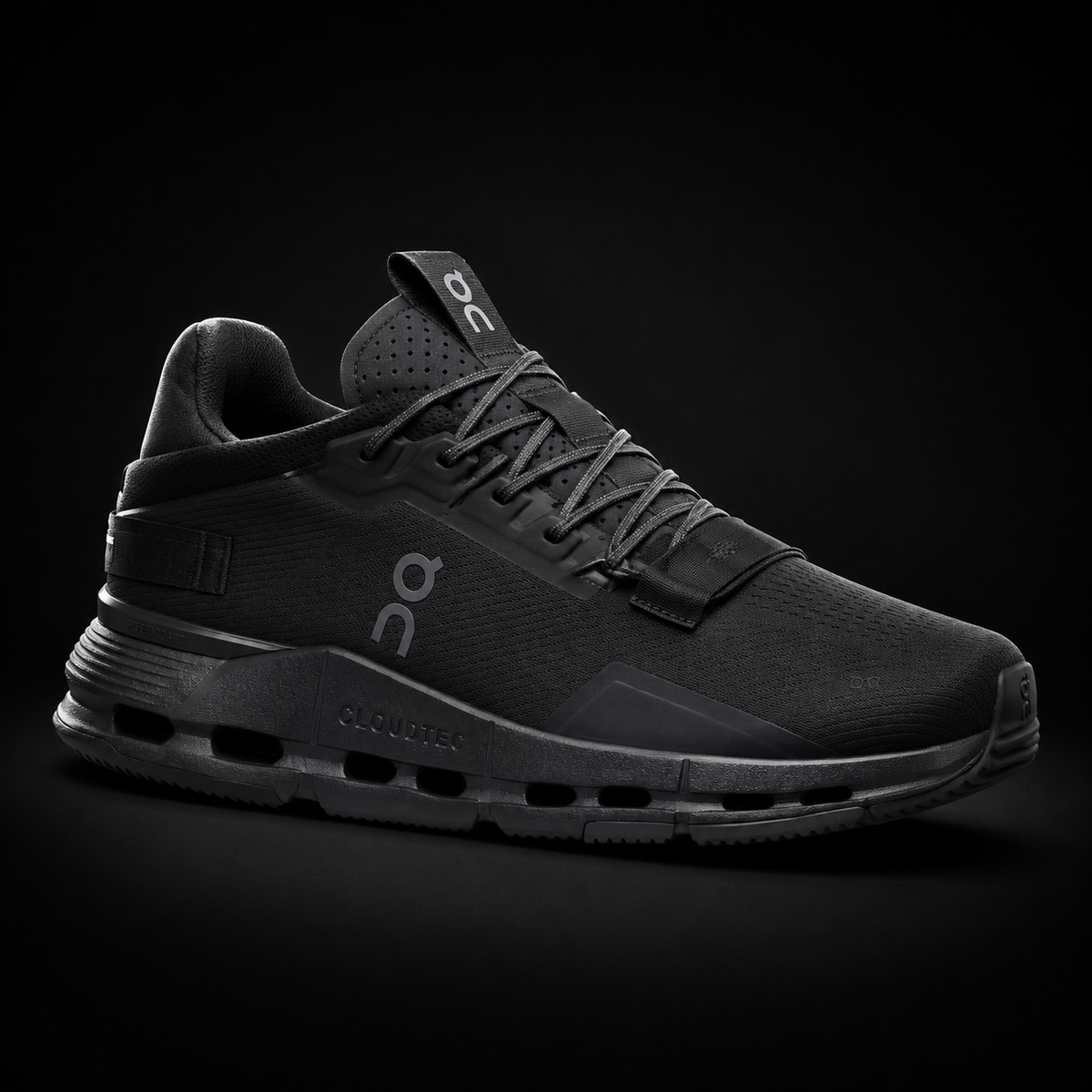 On Cloudnova 2 All Black, vista frontal — Crazy!Duck Hype