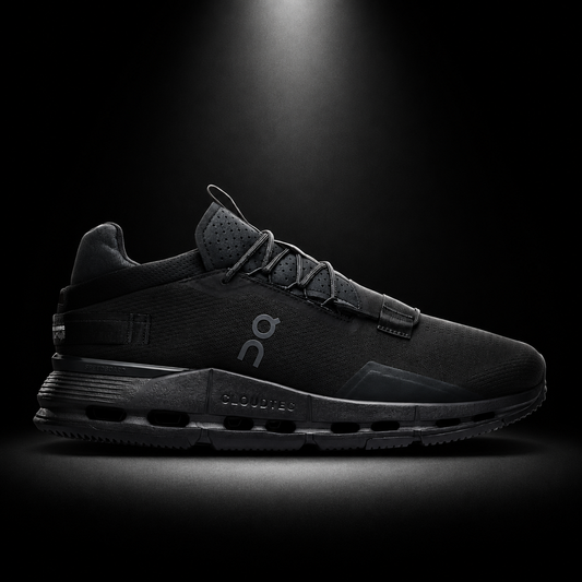 On Cloudnova 2 All Black, vista lateral — Crazy!Duck Hype