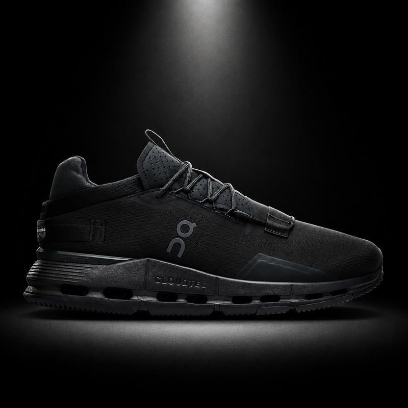 On Cloudnova 2 All Black, vista lateral — Crazy!Duck Hype
