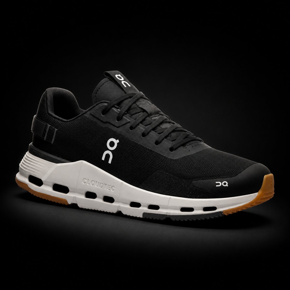 On Cloudnova Form 2 Black Ivory, vista frontal — Crazy!Duck Hype