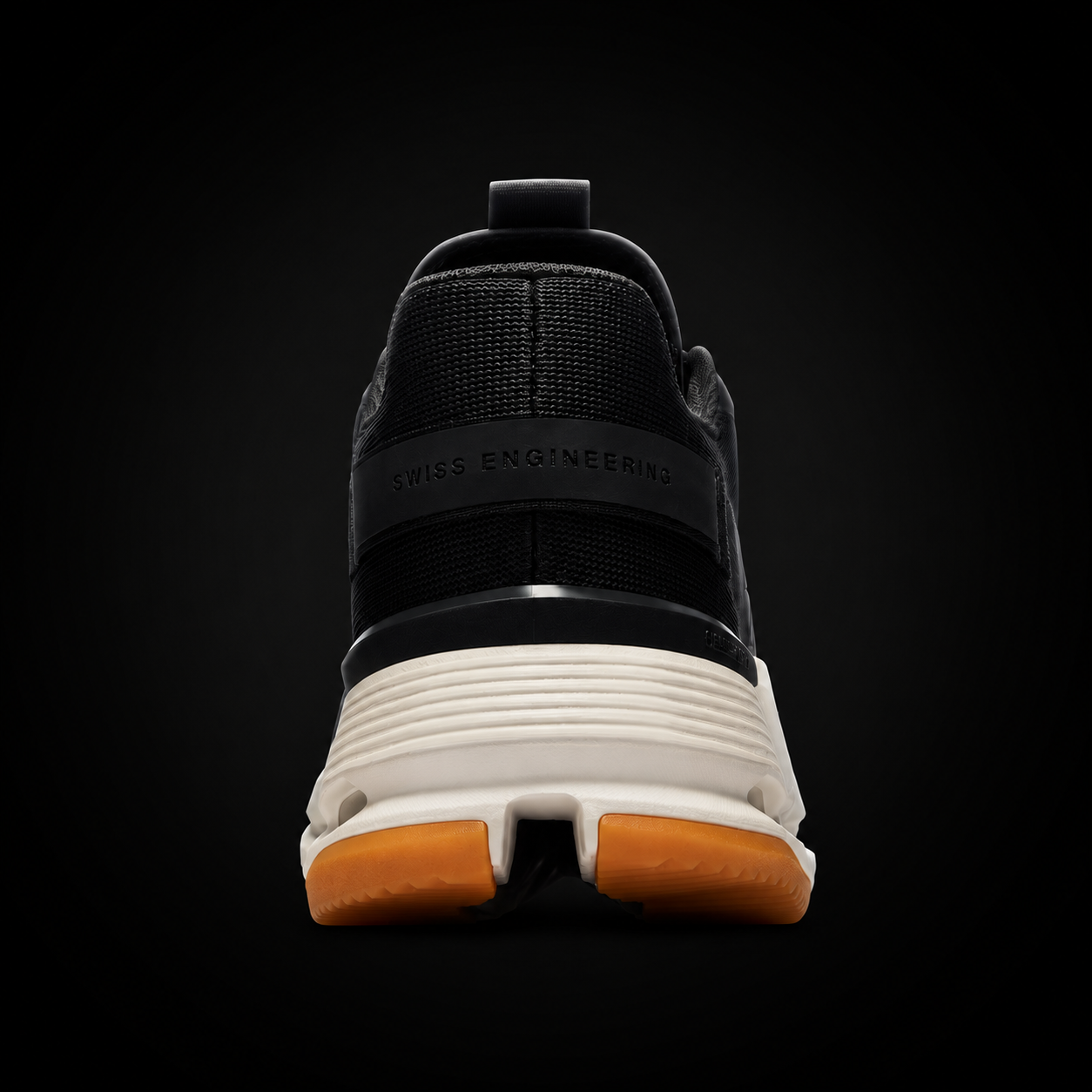 On Cloudnova Form 2 Black Ivory, vista trasera — Crazy!Duck Hype