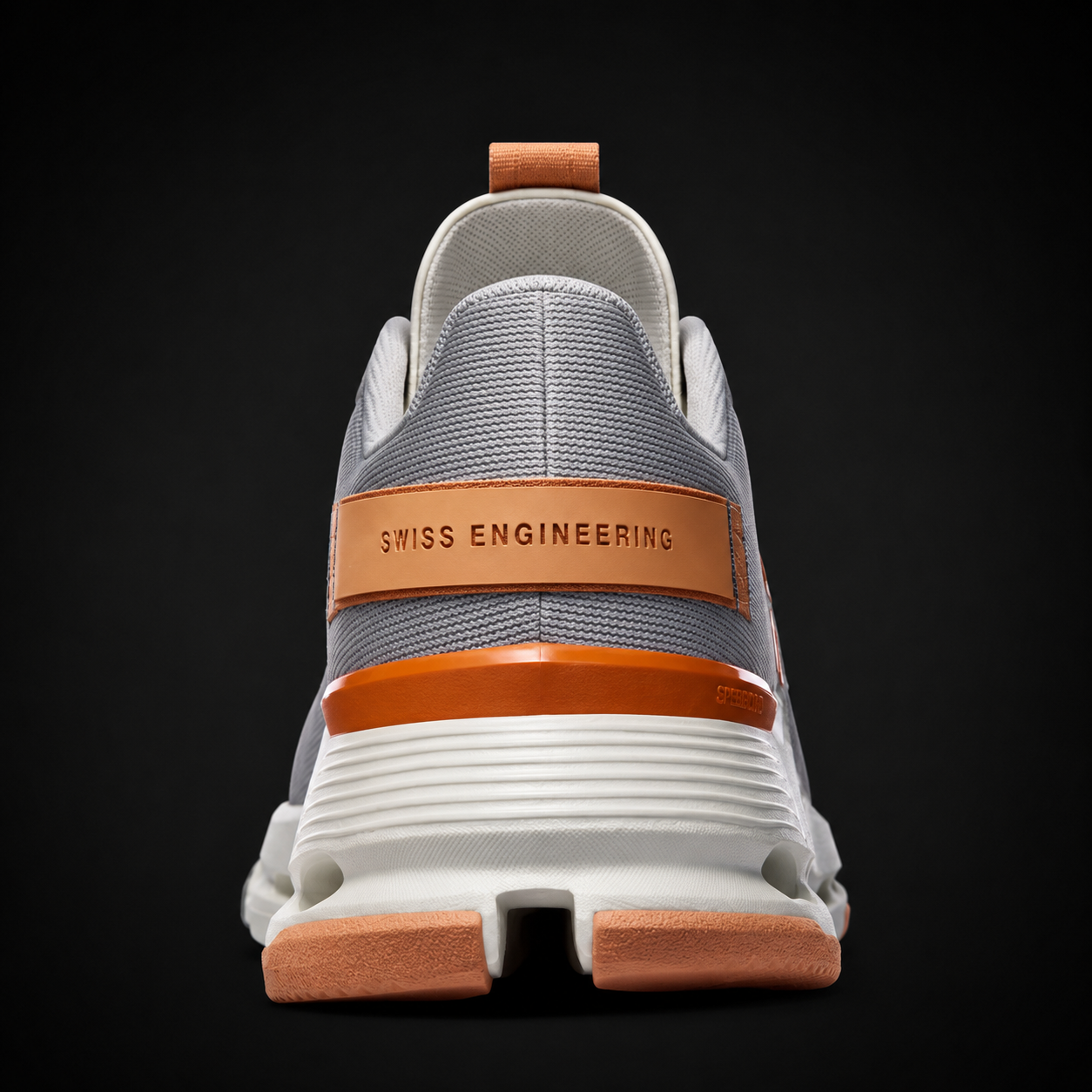 On Cloudnova Form 2 Ivory Wolf, vista trasera — Crazy!Duck Hype