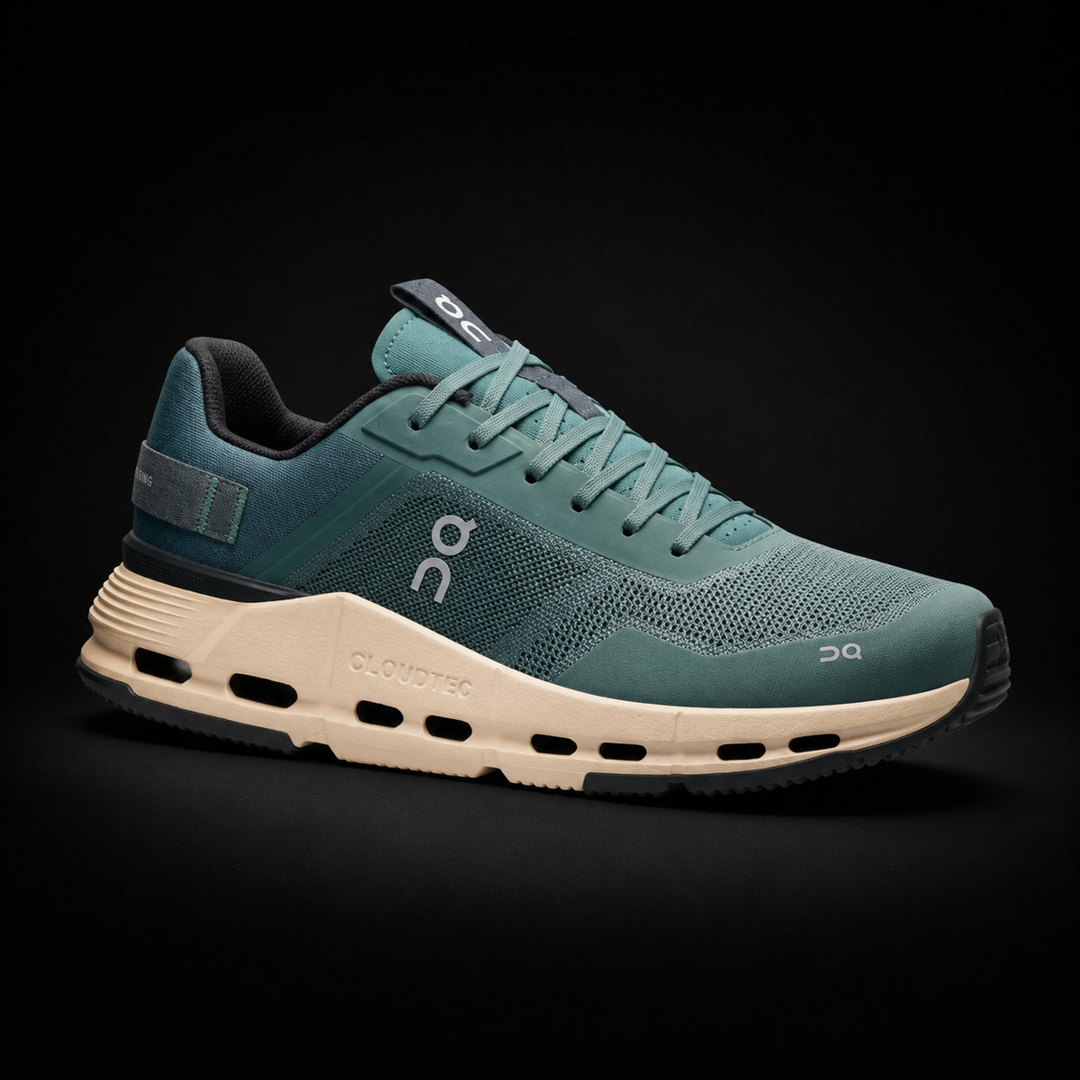 On Cloudnova Form 2 Olive Cream, vista frontal — Crazy!Duck Hype
