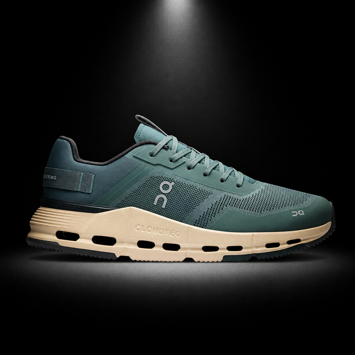 On Cloudnova Form 2 Olive Cream, vista lateral — Crazy!Duck Hype