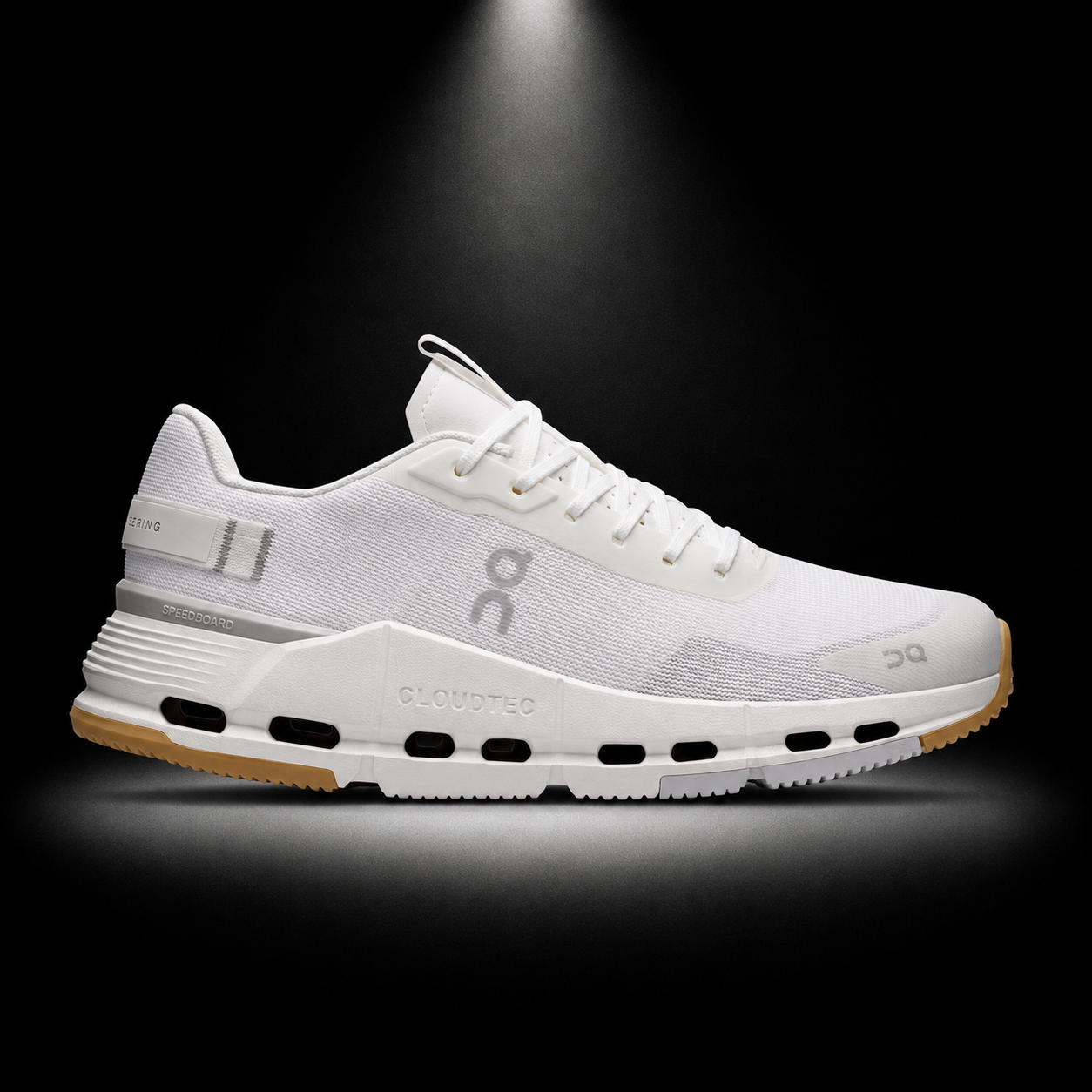 On Cloudnova Form 2 White Ivory, vista lateral — Crazy!Duck Hype