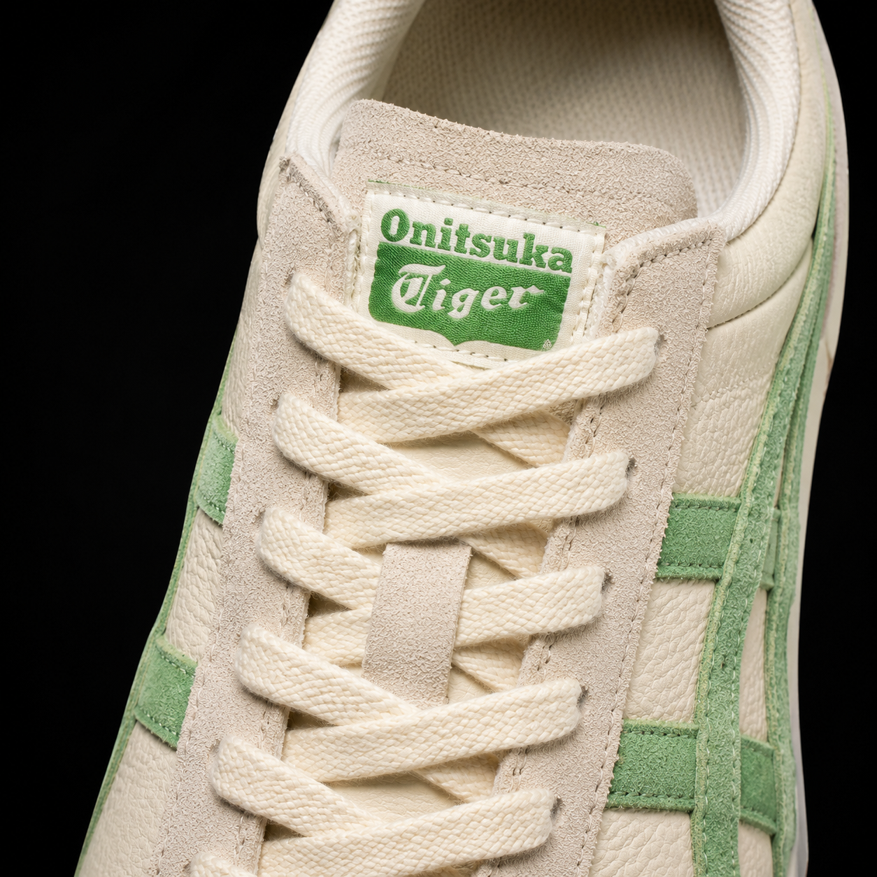 Onitsuka Tiger Birch Verdigris Green, detalle de agujetas — Crazy!Duck Hype