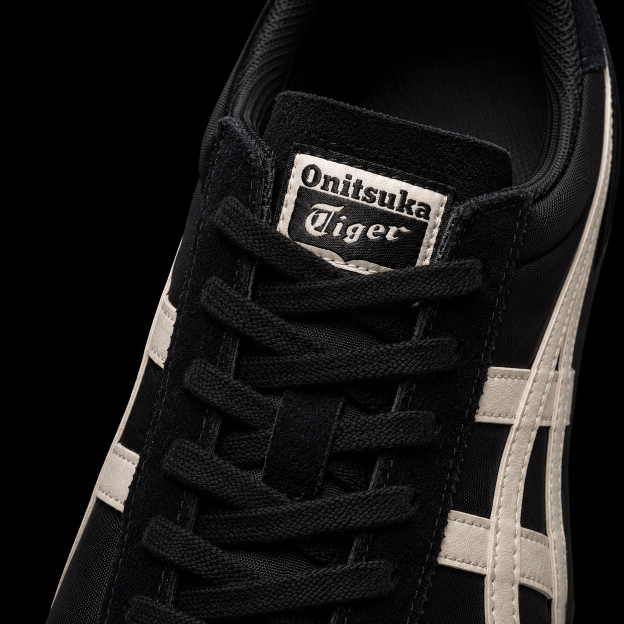 Onitsuka Tiger Black Oatmeal, detalle de agujetas — Crazy!Duck Hype
