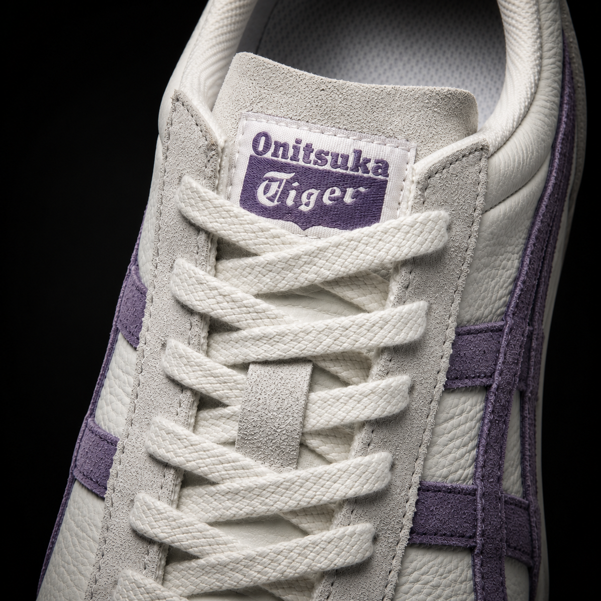 Onitsuka Tiger Glacier Grey Greyish Purple, detalle de agujetas — Crazy!Duck Hype
